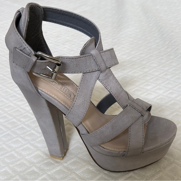 Leila Stone Gray Chunky Platform Heels - Picture 1 of 9